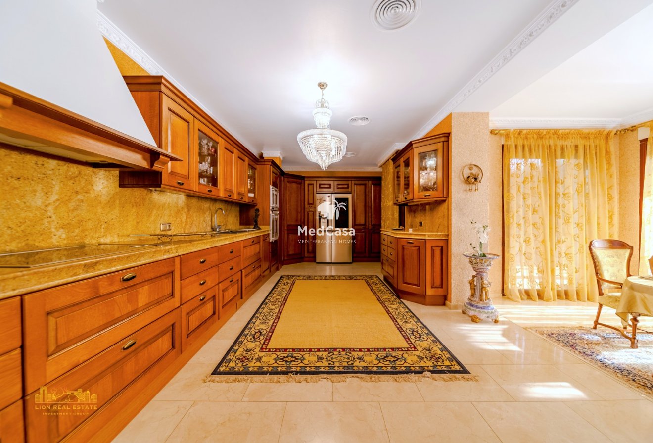 Wiederverkauf - Villa -
Altea