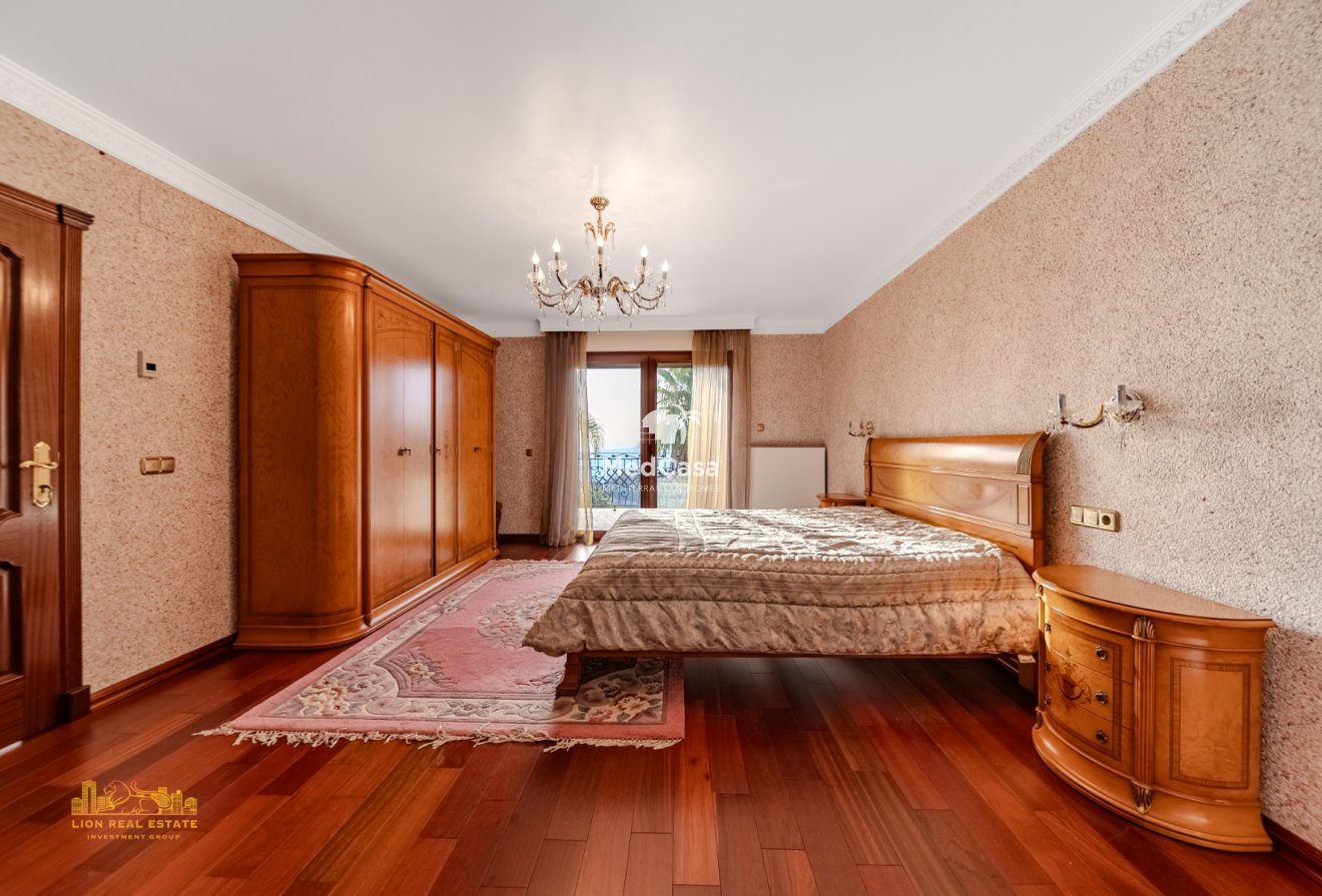 Wiederverkauf - Villa -
Altea