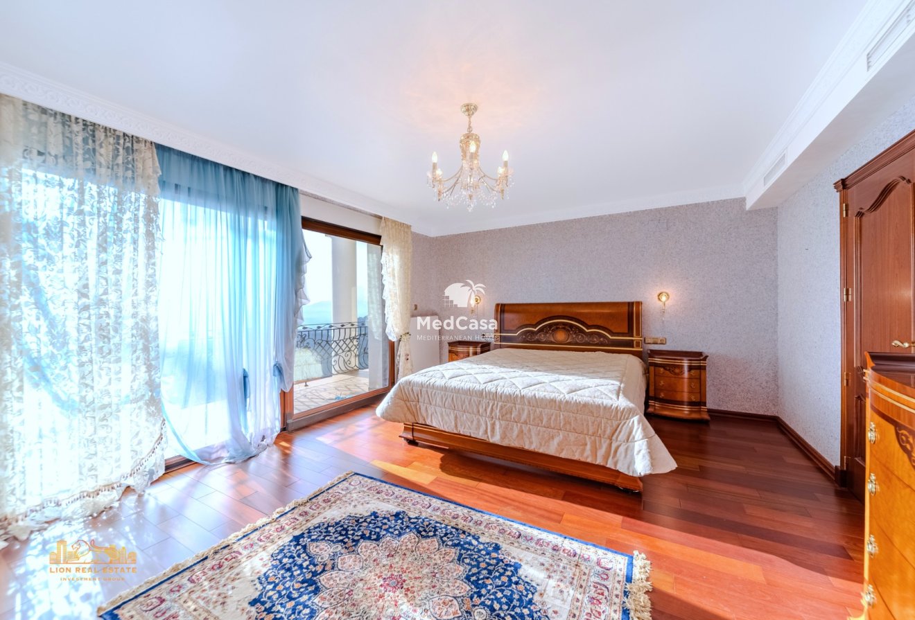 Wiederverkauf - Villa -
Altea