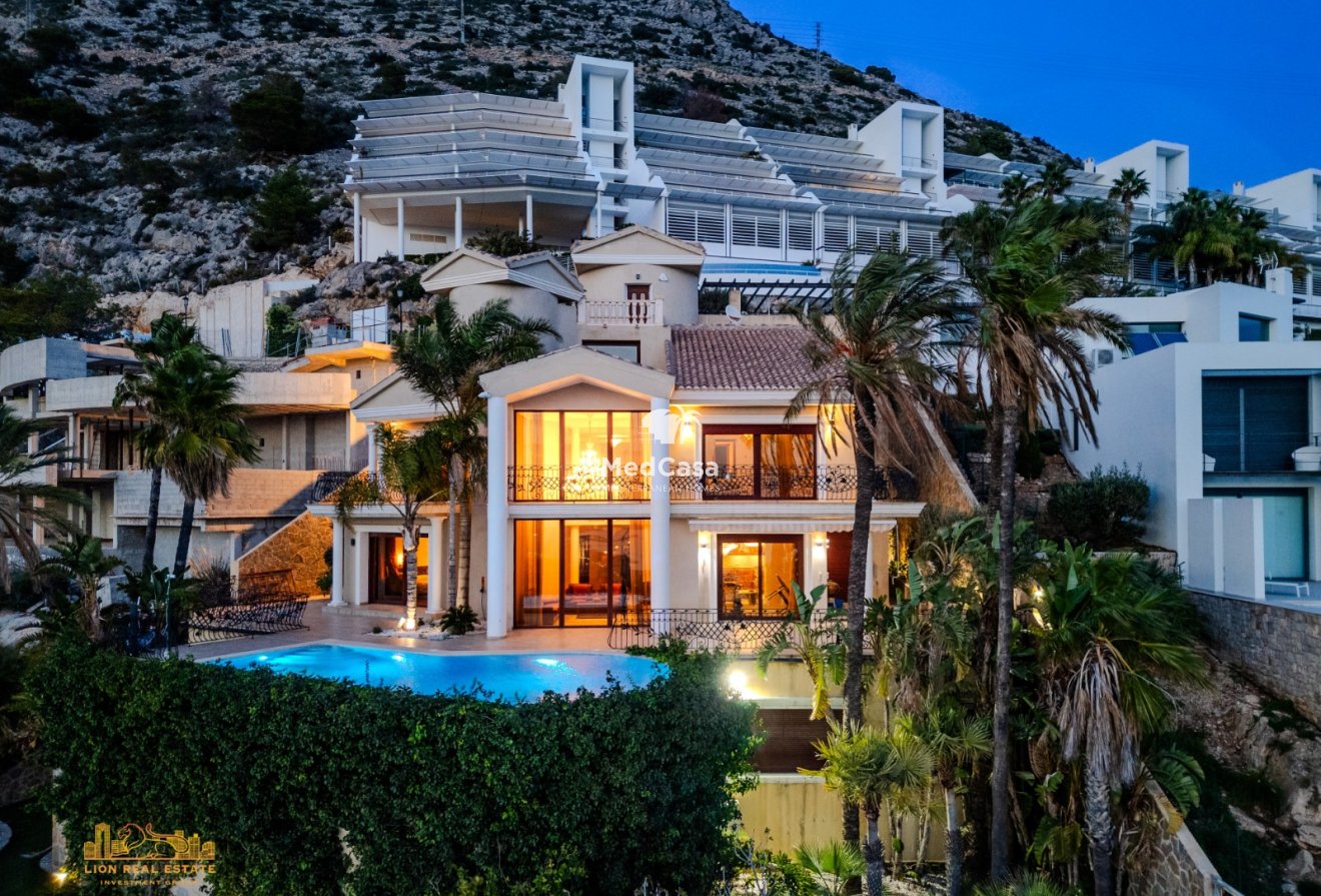 Wiederverkauf - Villa -
Altea