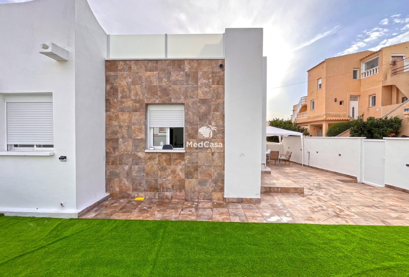 Resale - Townhouse -
Orihuela Costa - Playa Flamenca