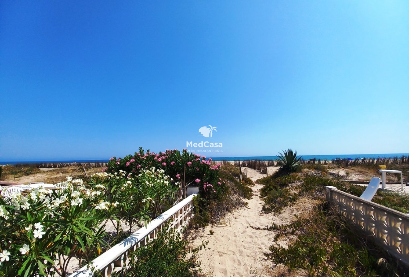 Segunda mano - Villa -
Denia
