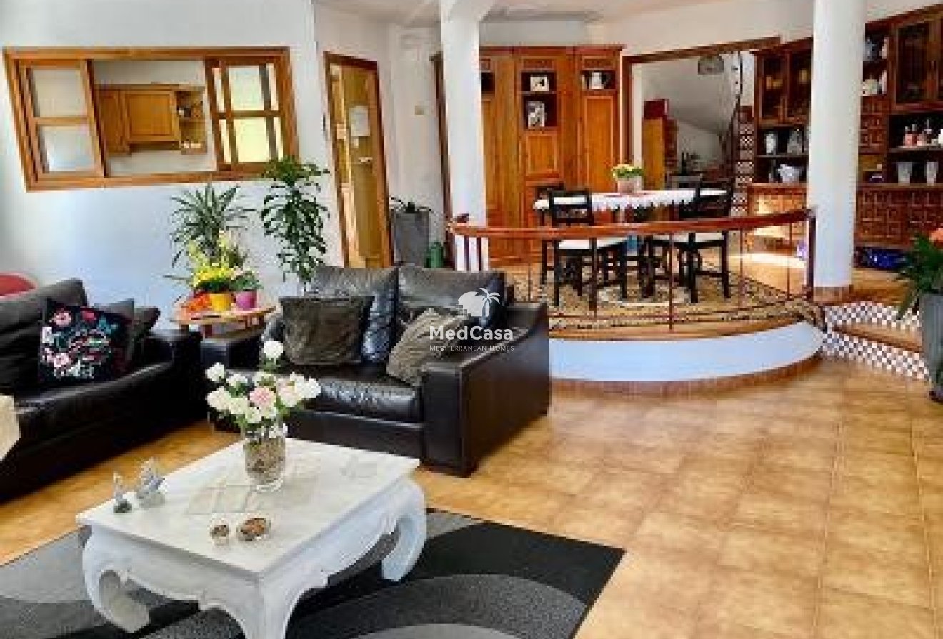 Segunda mano - Villa -
Altea - Marina Baja