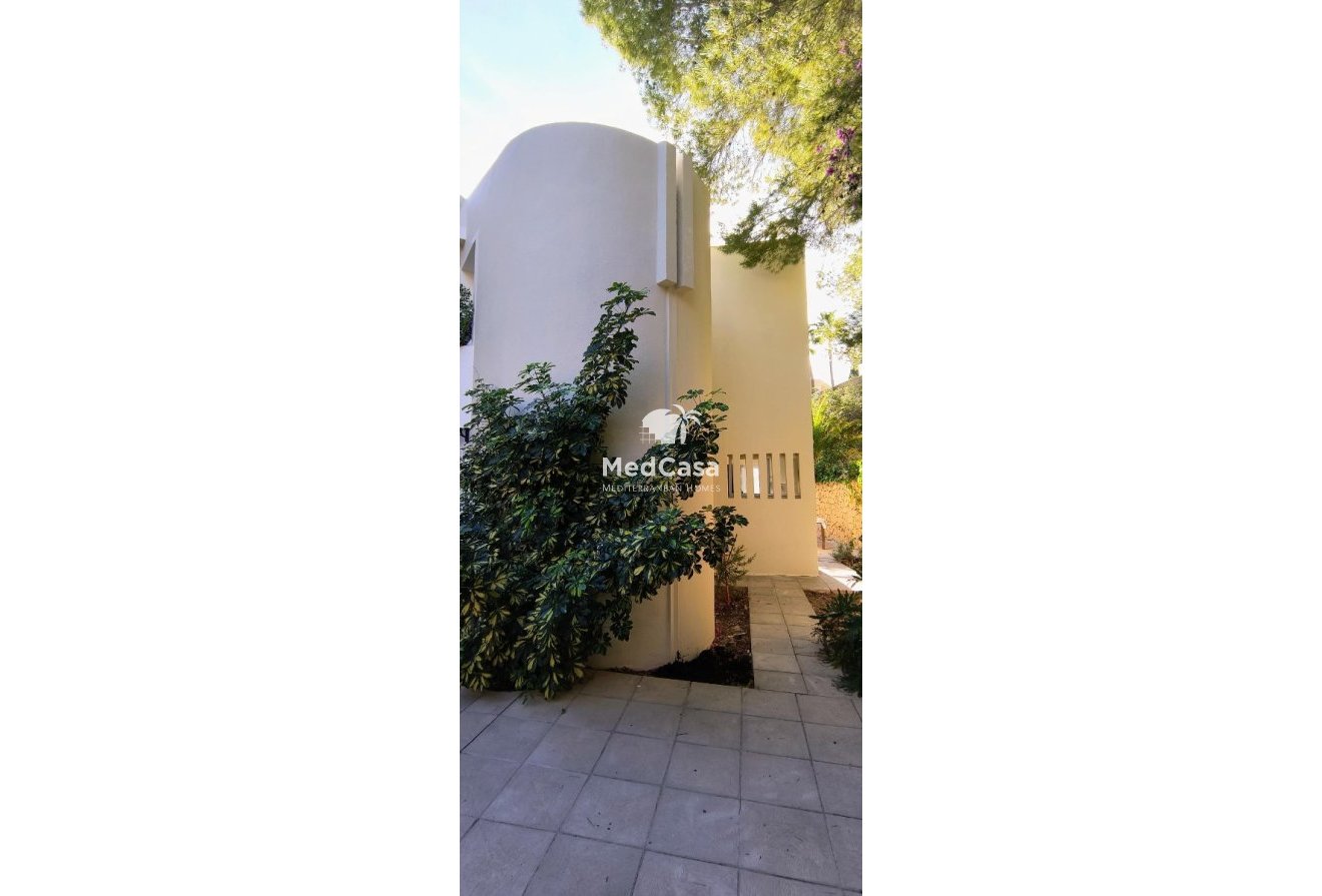 Segunda mano - Villa -
Altea - Marina Baja