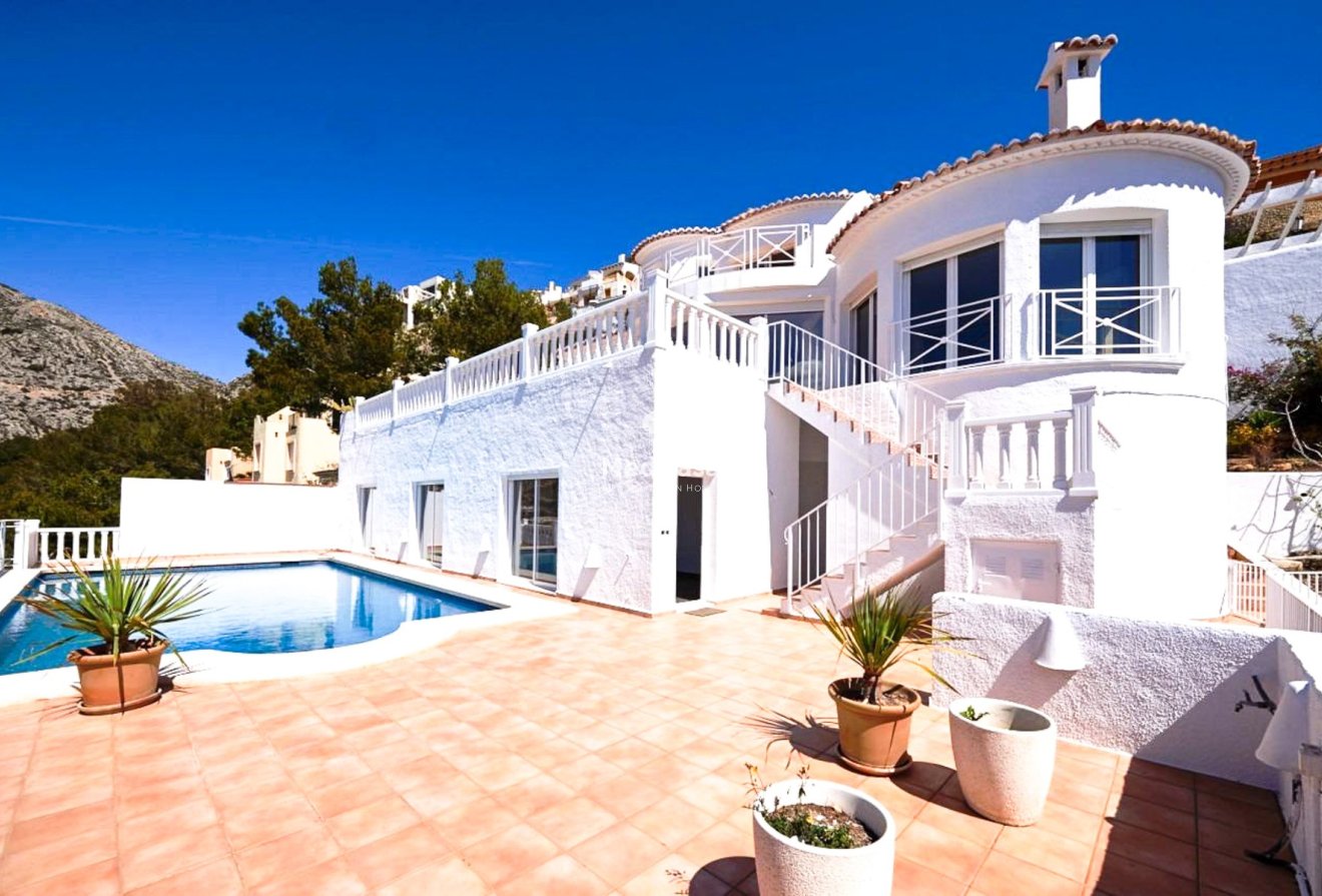 Resale - Villa -
Altea