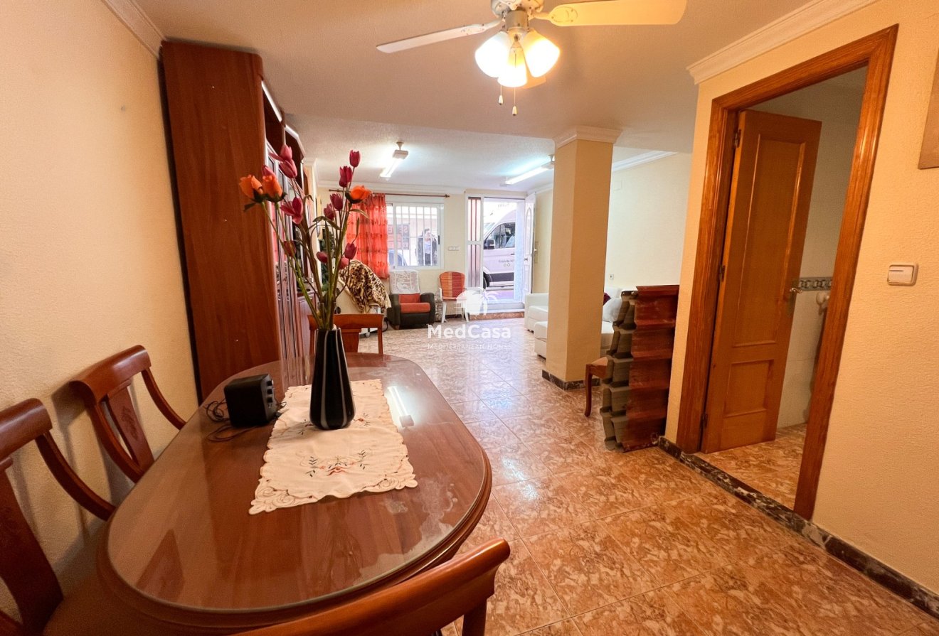 Wiederverkauf - Apartment -
Guardamar del Segura