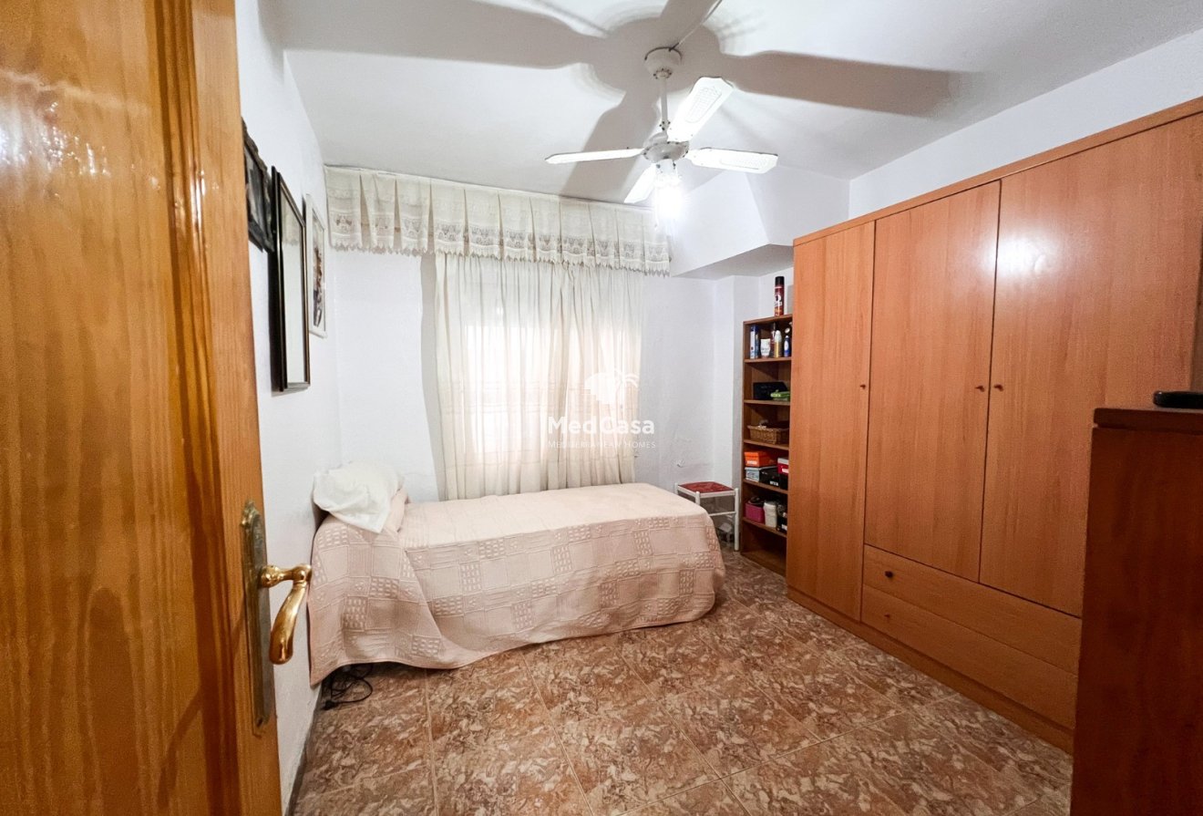 Wiederverkauf - Apartment -
Guardamar del Segura