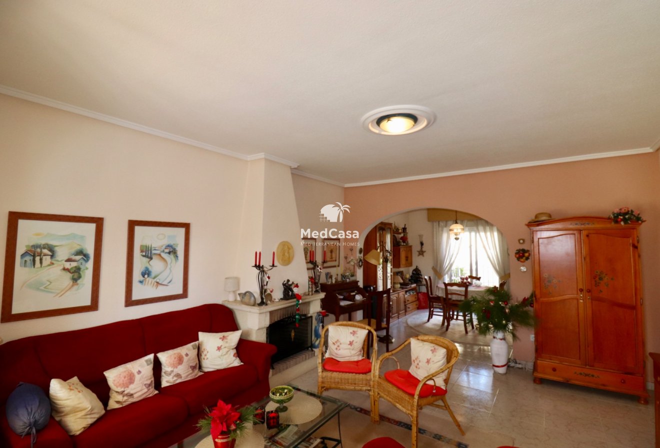 Resale - Townhouse -
Ciudad Quesada - Doña Pepa
