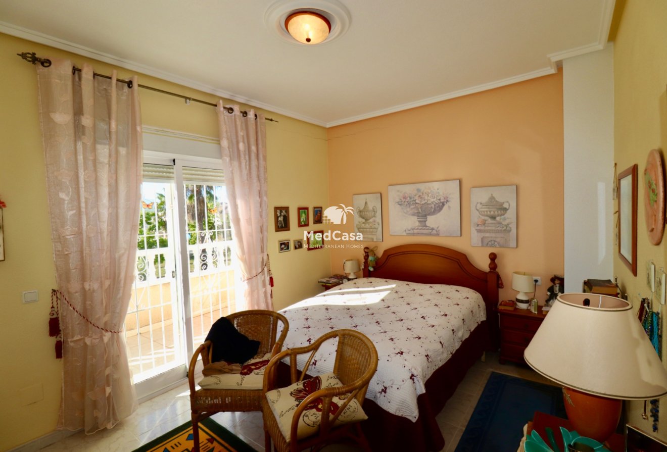 Resale - Townhouse -
Ciudad Quesada - Doña Pepa