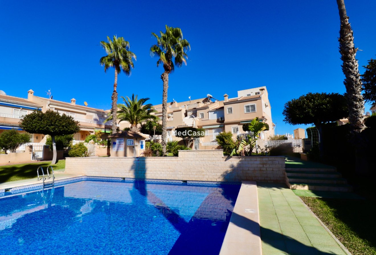 Resale - Townhouse -
Ciudad Quesada - Doña Pepa