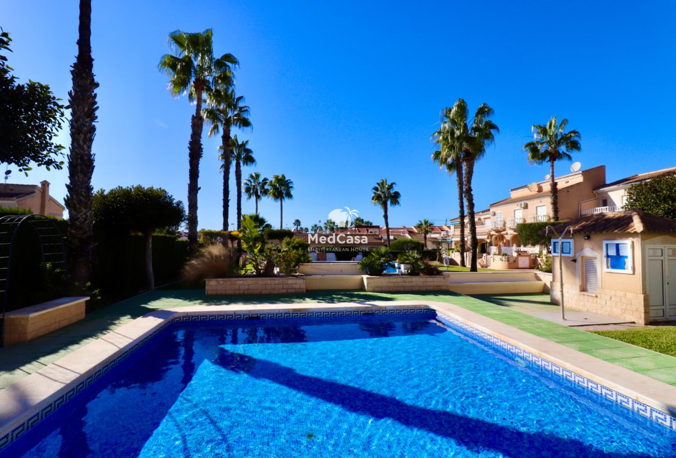 Resale - Townhouse -
Ciudad Quesada - Doña Pepa