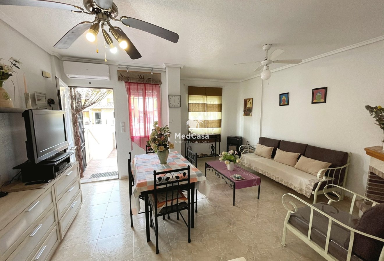 Resale - Townhouse -
Ciudad Quesada - Lo Marabú