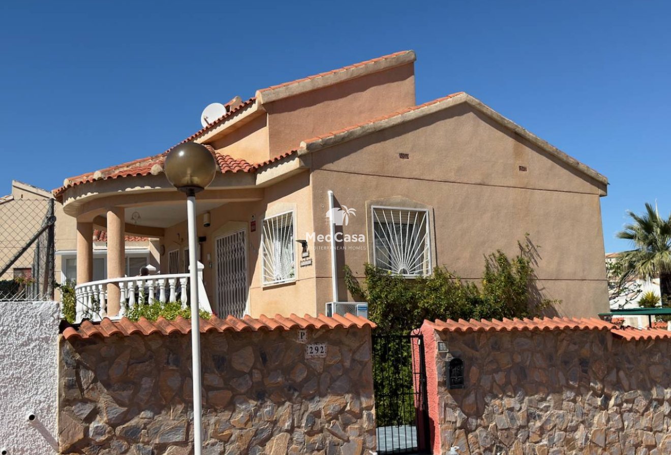 Segunda mano - Villa -
Ciudad Quesada - Rojales