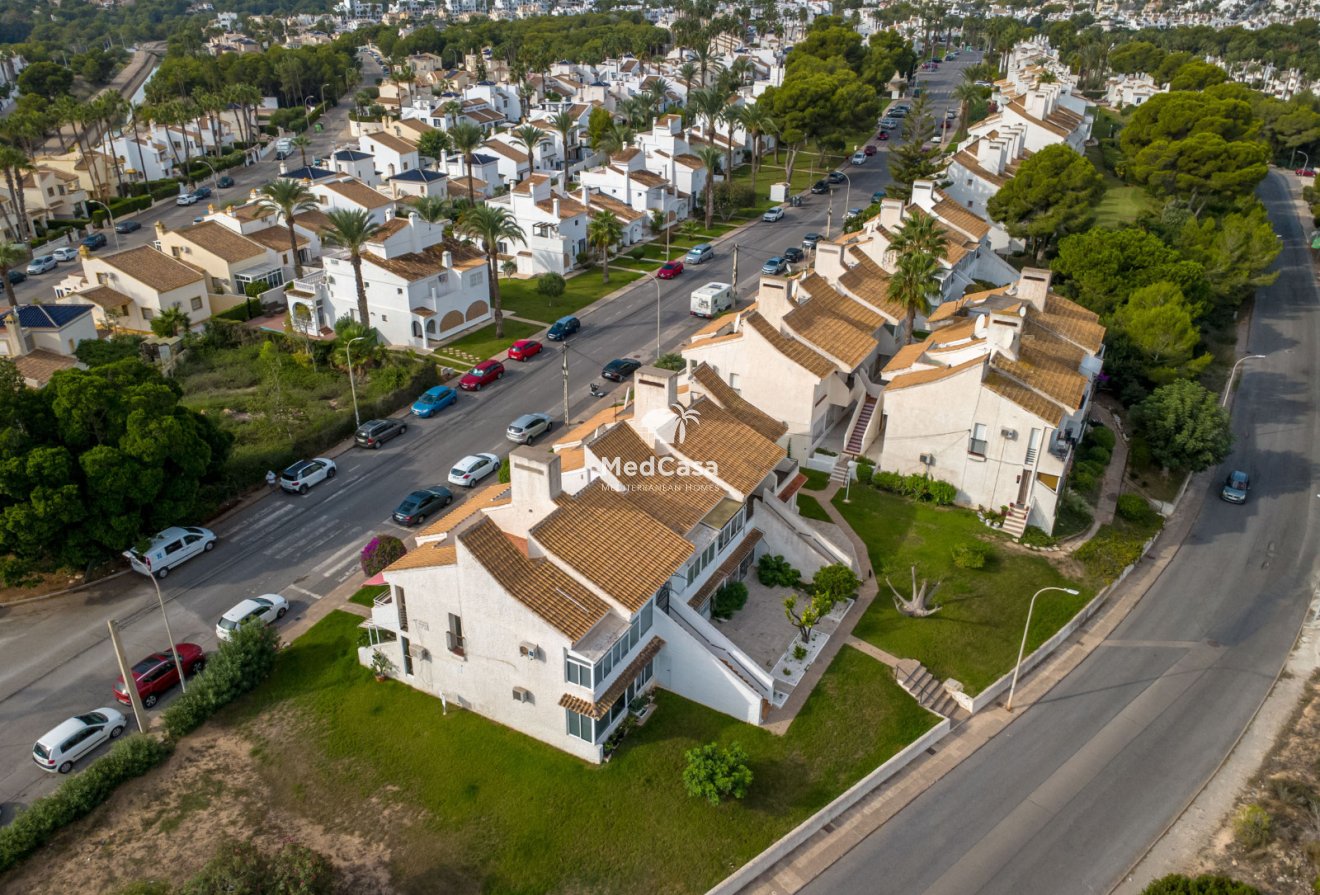 Segunda mano - Apartamento -
Orihuela Costa - Villamartín