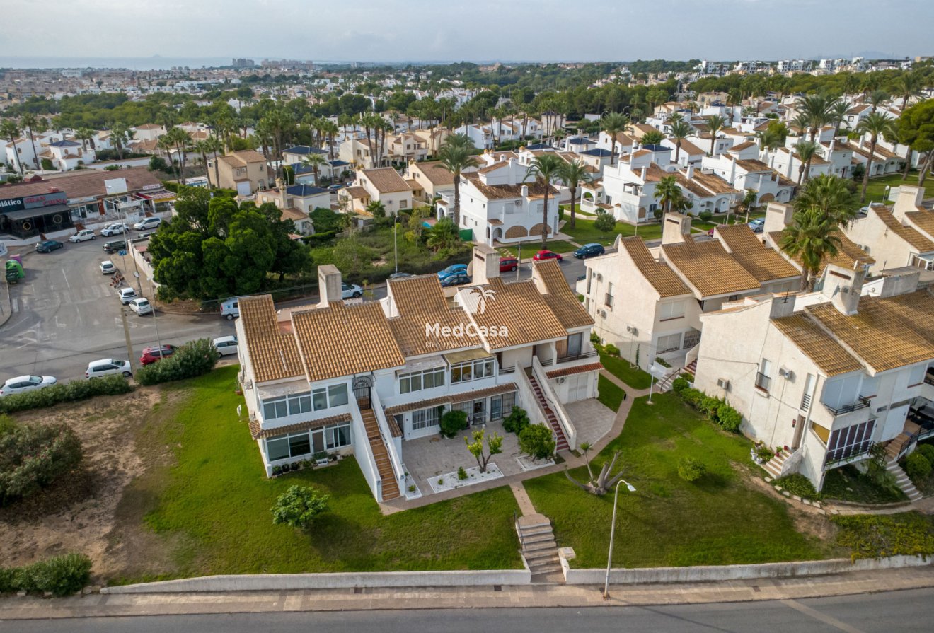 Segunda mano - Apartamento -
Orihuela Costa - Villamartín
