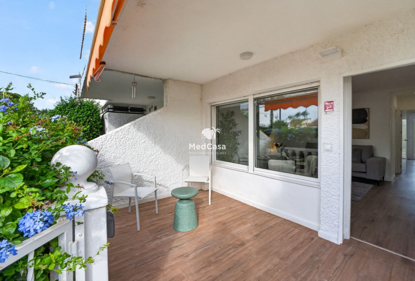 Segunda mano - Apartamento -
Orihuela Costa - Villamartín