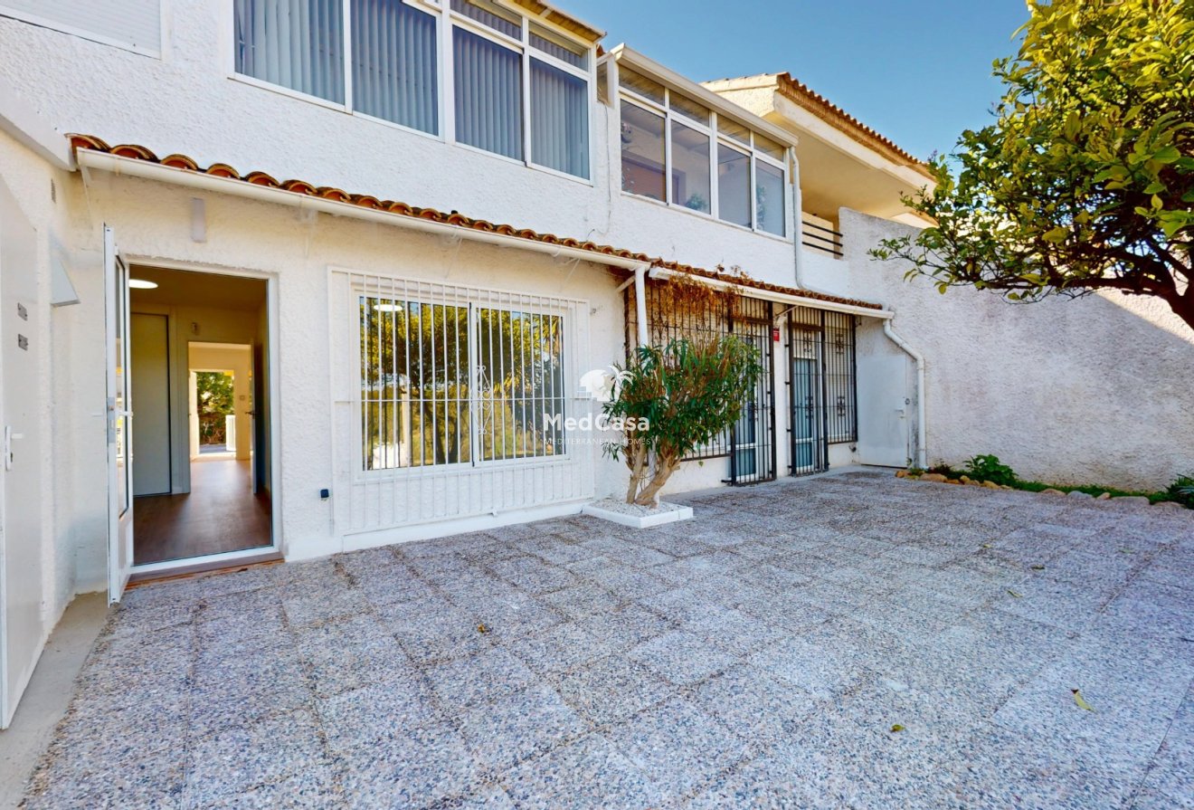 Segunda mano - Apartamento -
Orihuela Costa - Villamartín