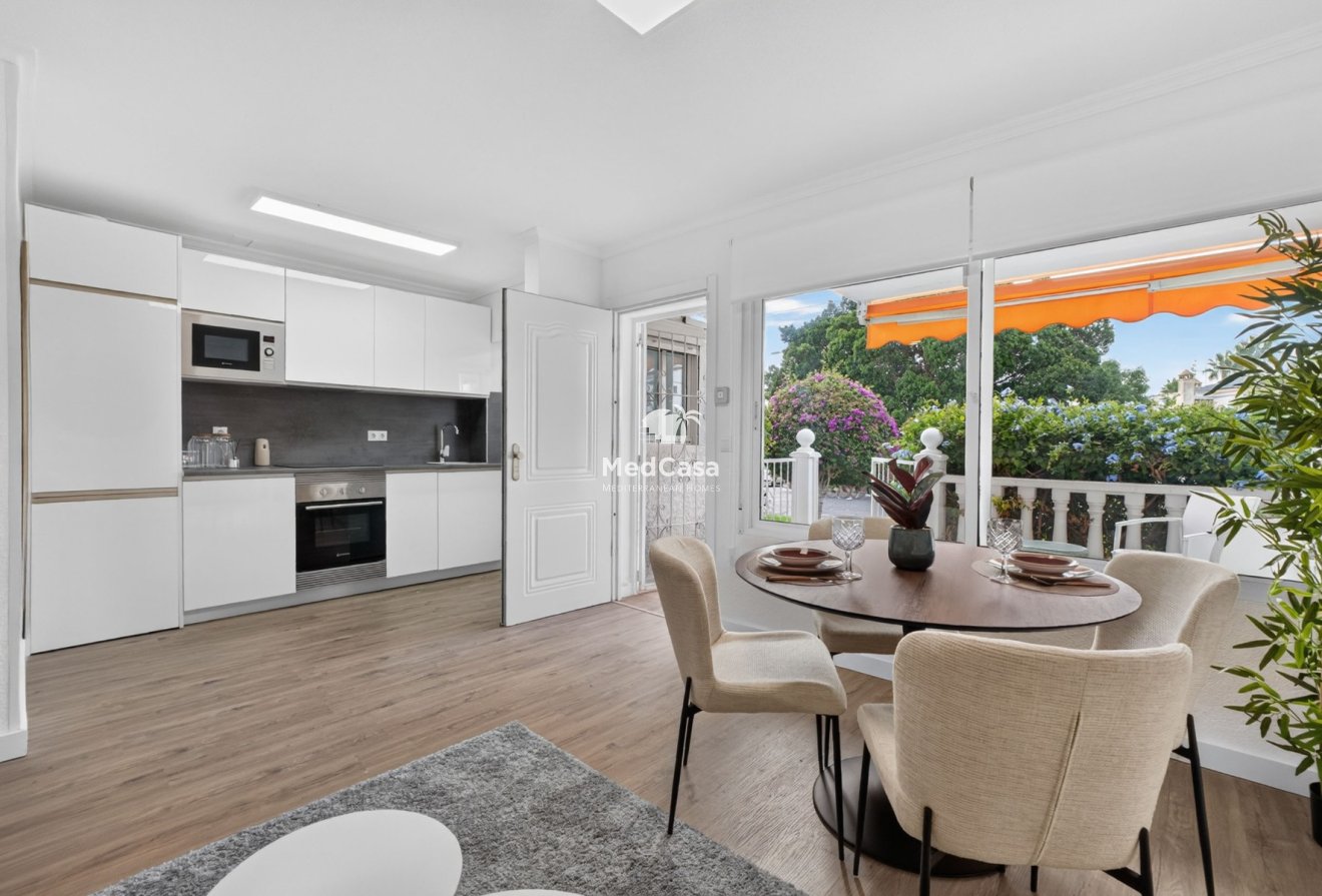 Segunda mano - Apartamento -
Orihuela Costa - Villamartín