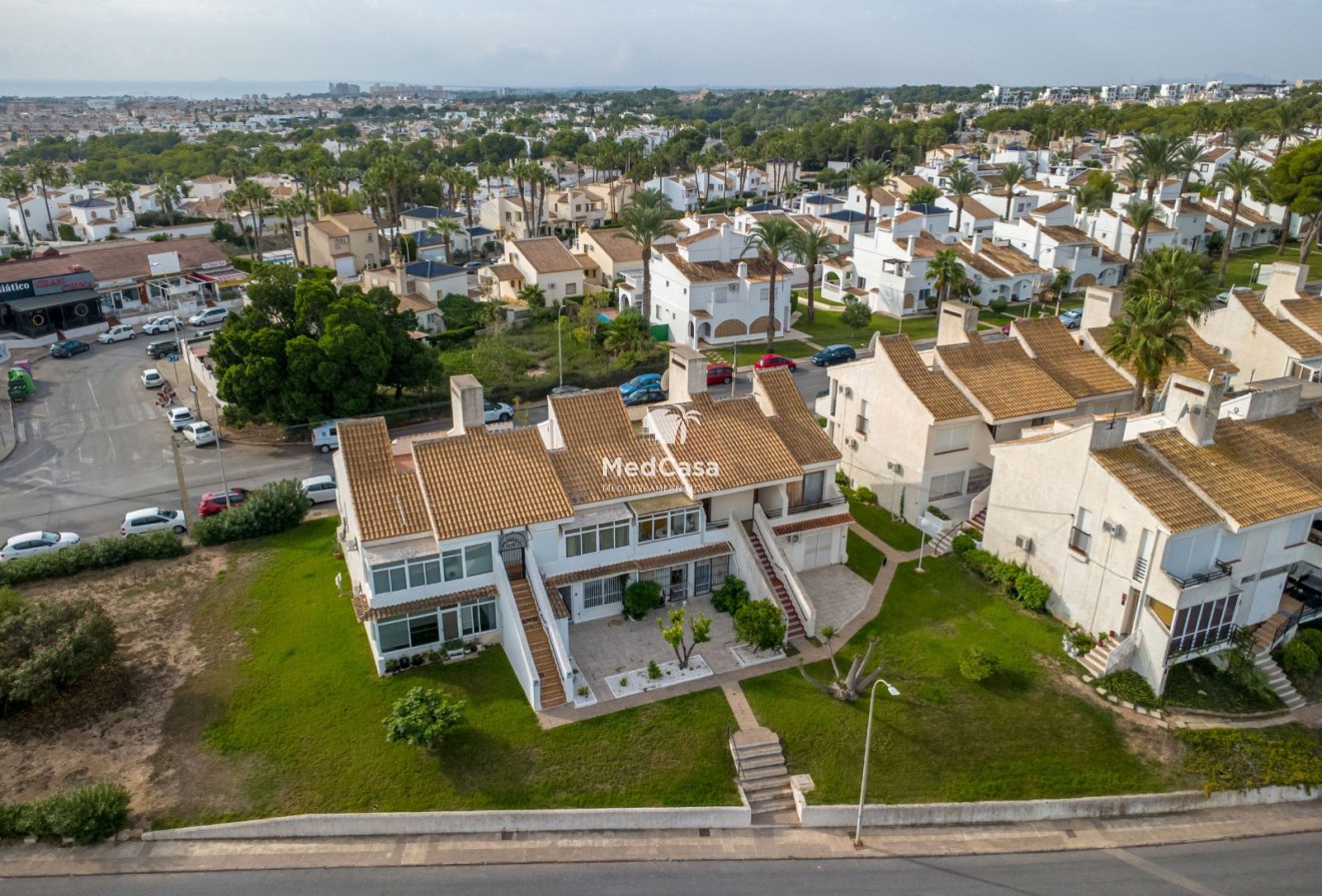Segunda mano - Apartamento -
Orihuela Costa - Villamartín
