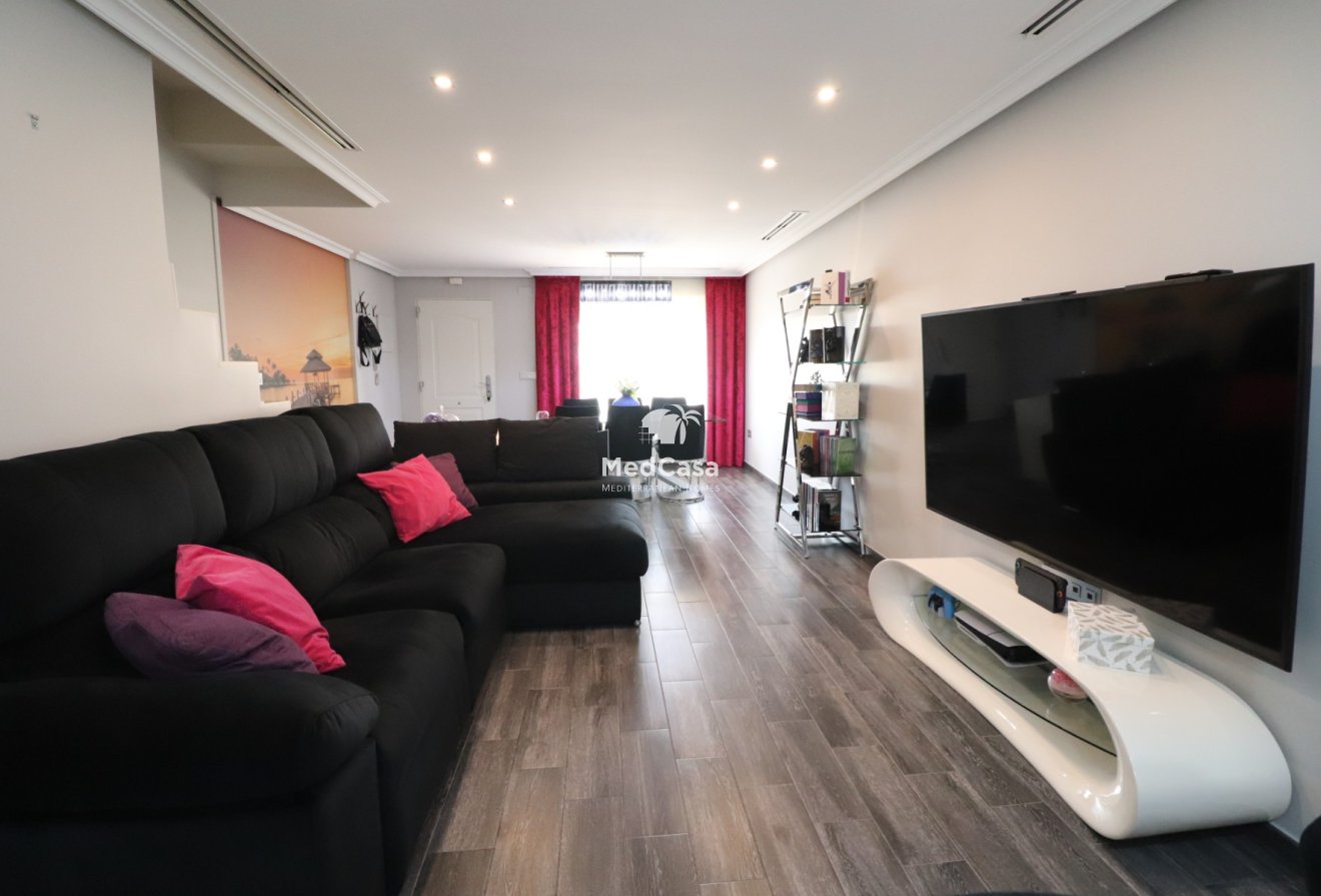 Resale - Townhouse -
Redován - Redovan - Town