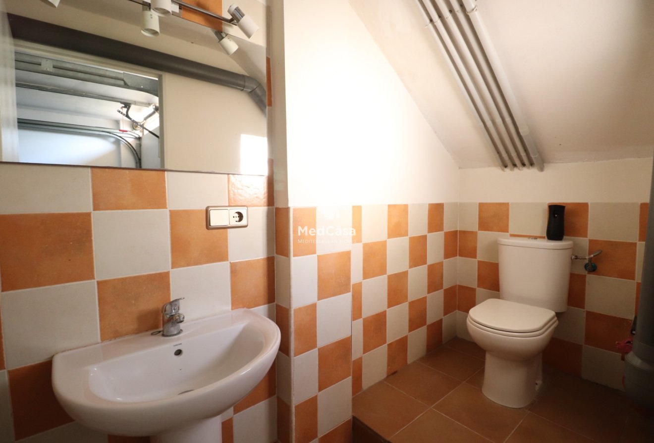 Resale - Townhouse -
Redován - Redovan - Town
