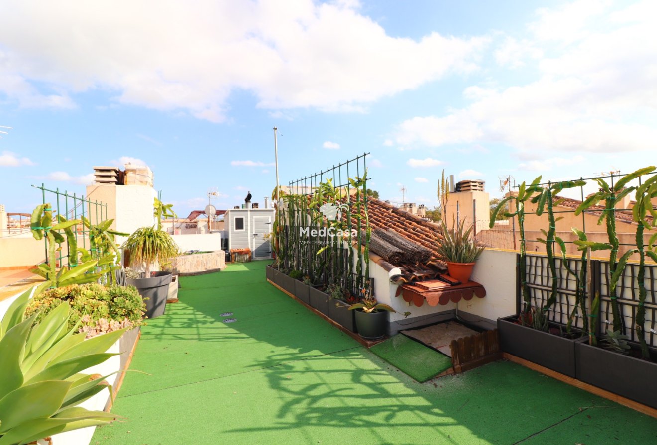 Resale - Townhouse -
Redován - Redovan - Town