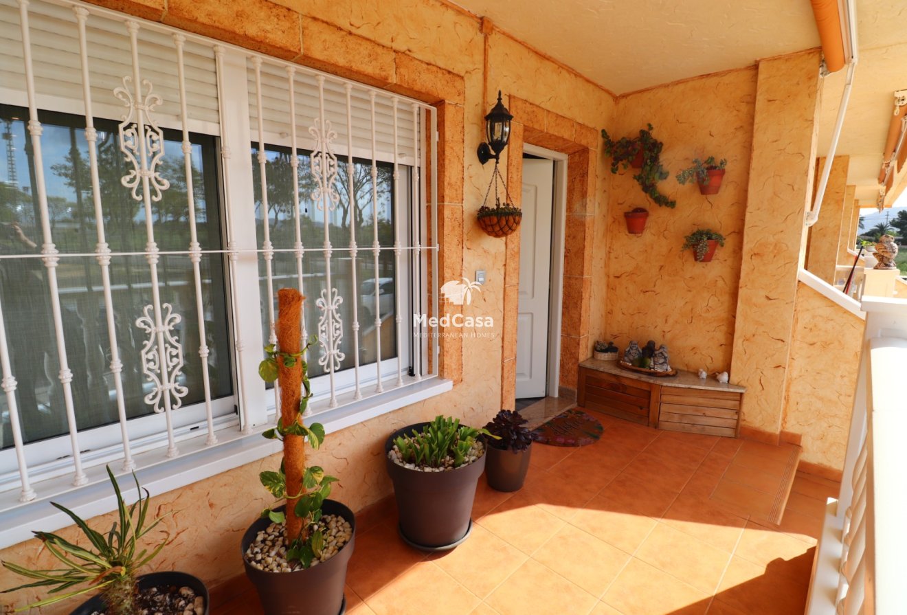 Resale - Townhouse -
Redován - Redovan - Town
