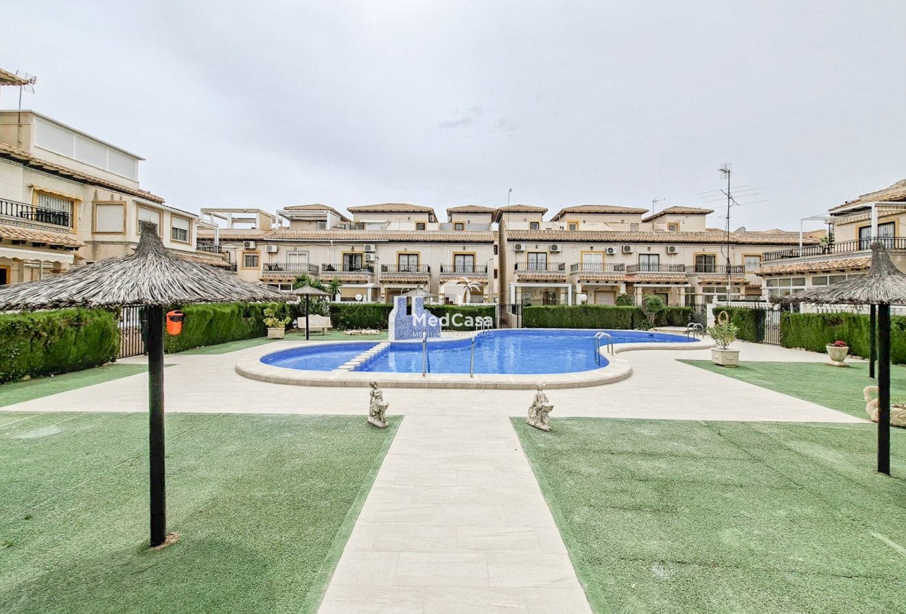 Segunda mano - Adosado -
Orihuela Costa