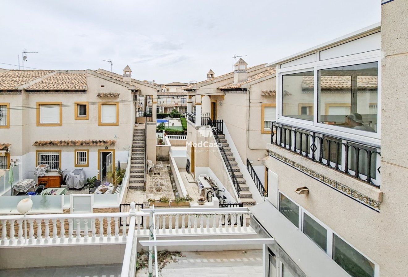 Segunda mano - Adosado -
Orihuela Costa