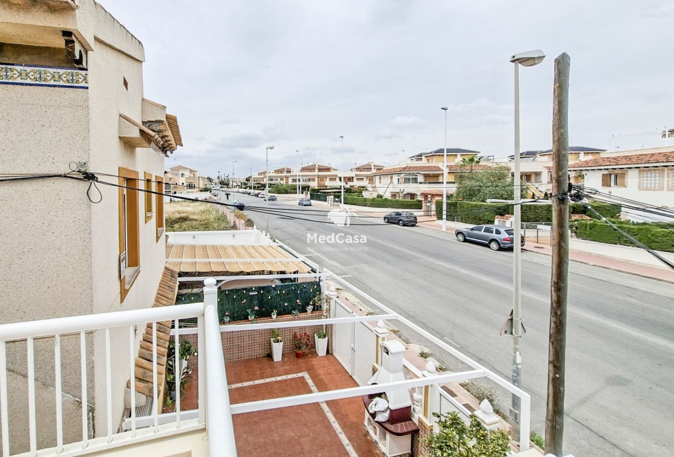Segunda mano - Adosado -
Orihuela Costa