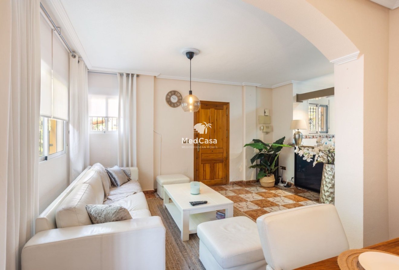 Resale - Townhouse -
Orihuela Costa - La Regia