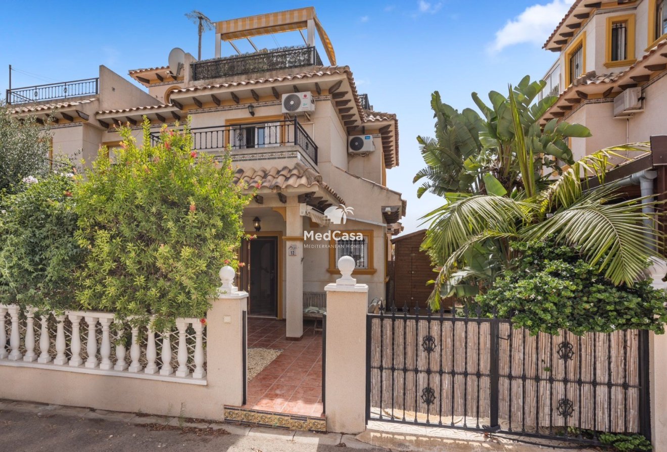 Resale - Townhouse -
Orihuela Costa - La Regia