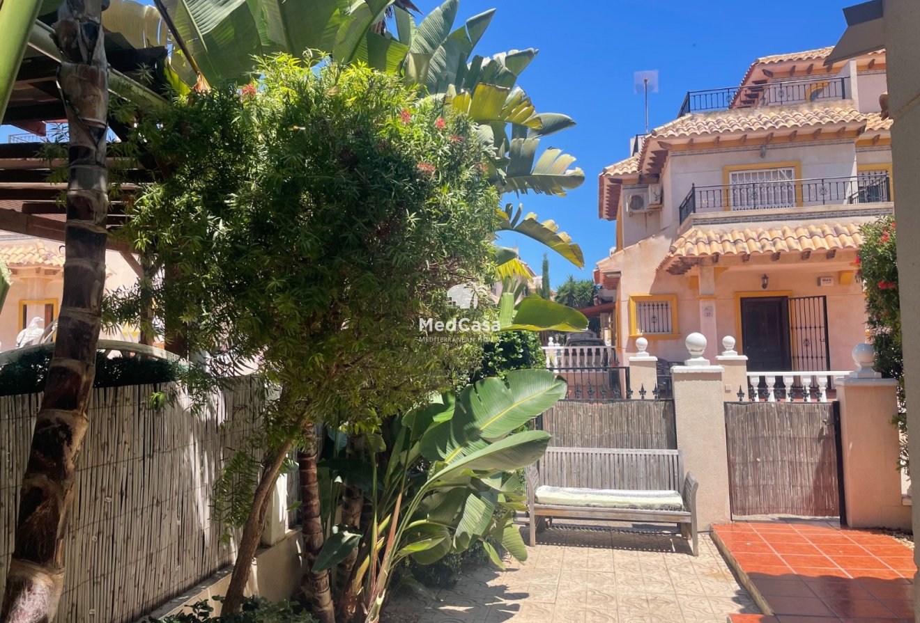 Resale - Townhouse -
Orihuela Costa - La Regia