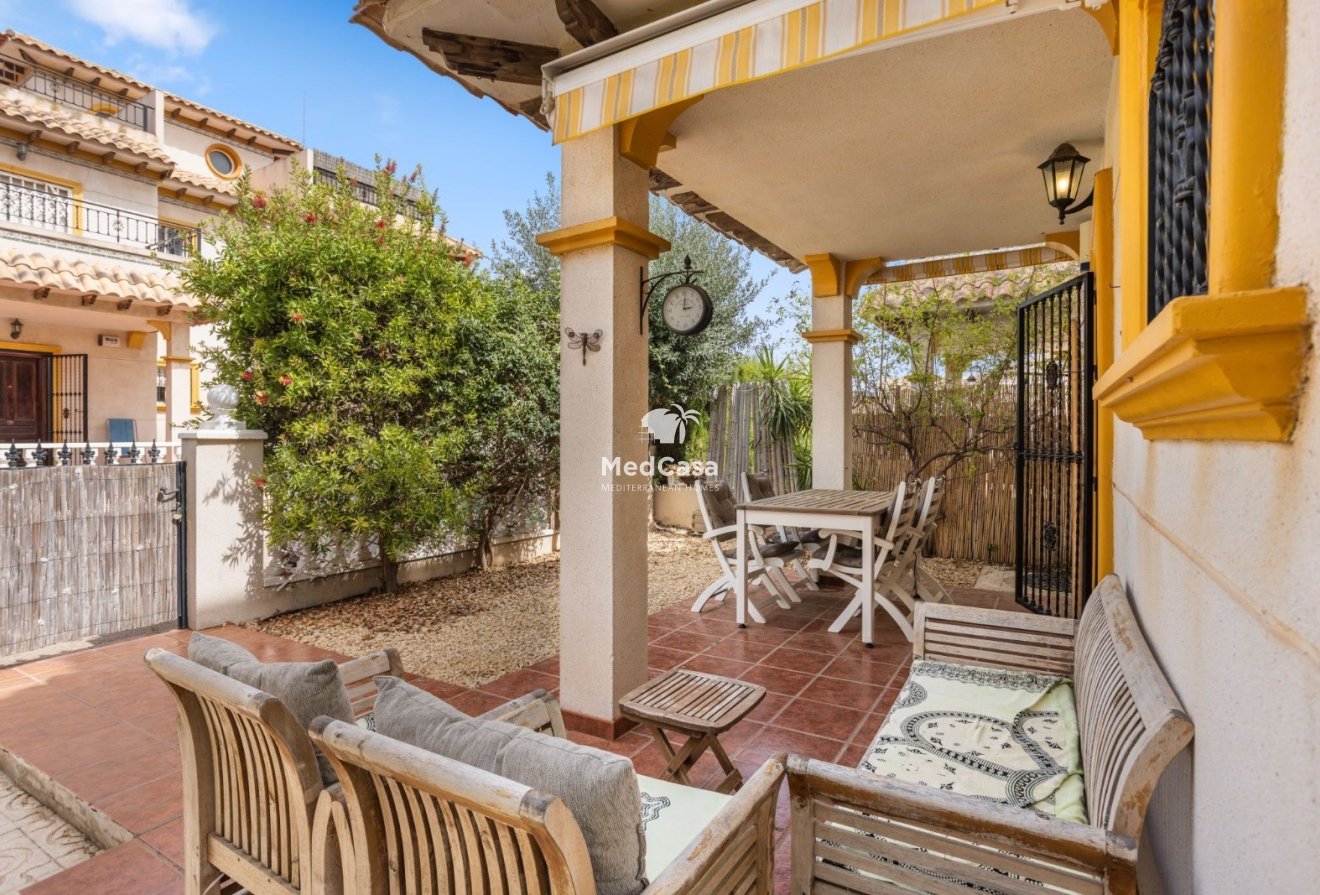 Resale - Townhouse -
Orihuela Costa - La Regia