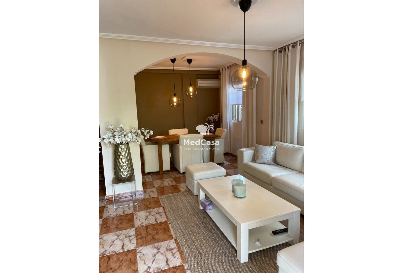 Resale - Townhouse -
Orihuela Costa - La Regia