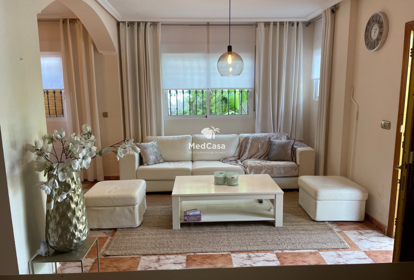 Resale - Townhouse -
Orihuela Costa - La Regia