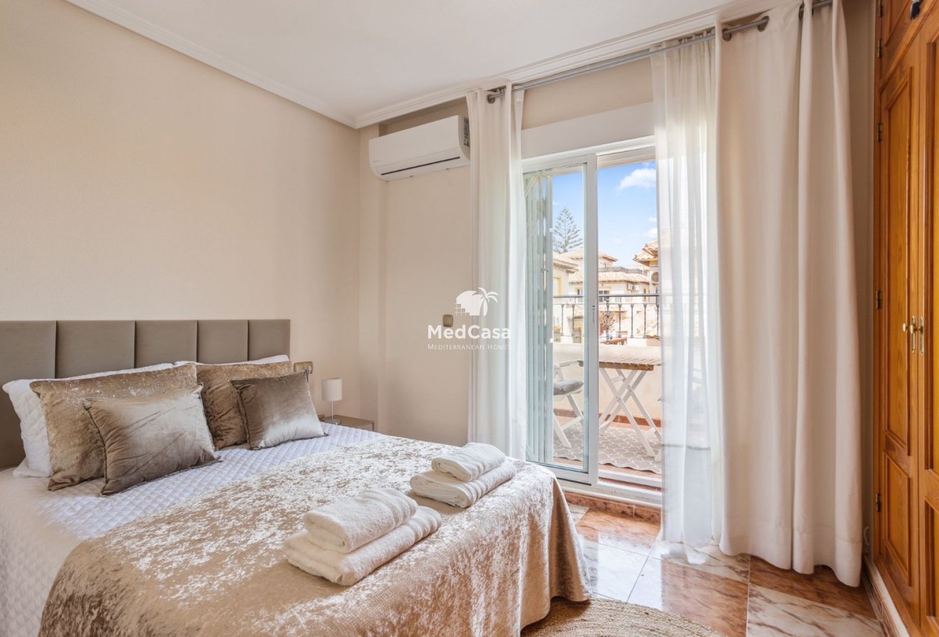 Resale - Townhouse -
Orihuela Costa - La Regia