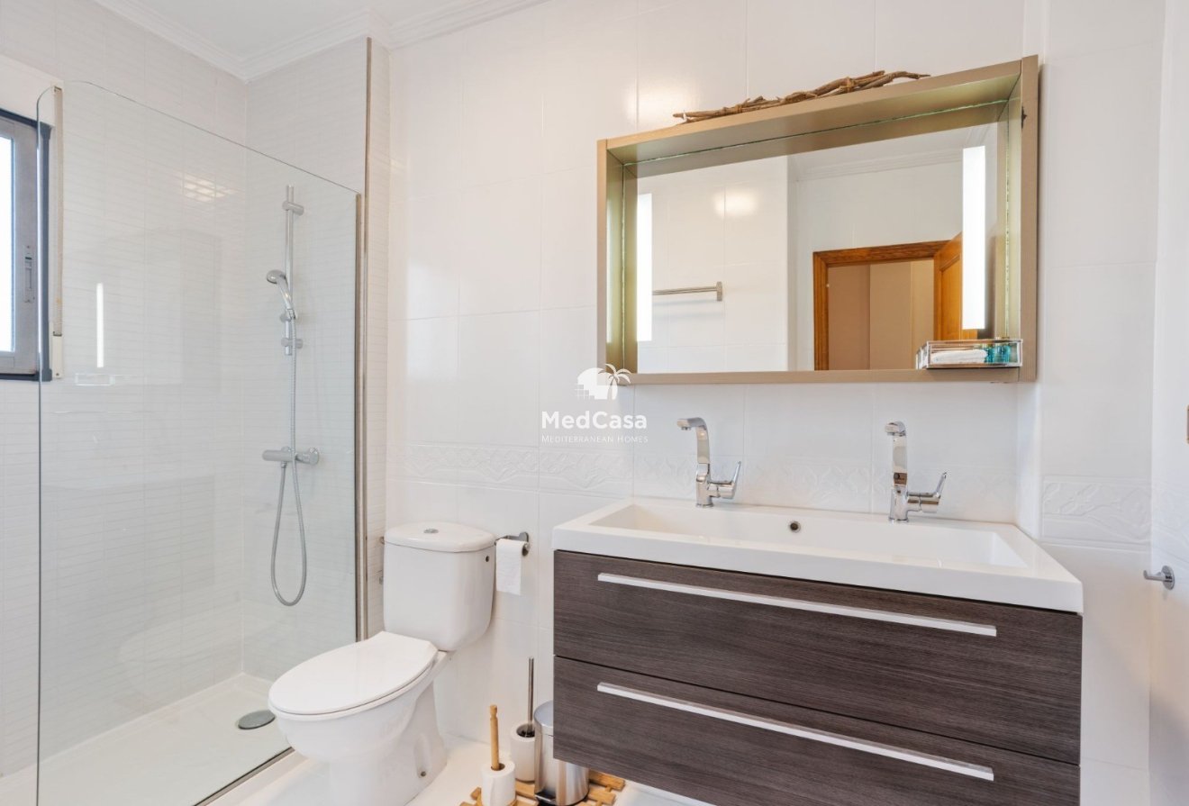 Resale - Townhouse -
Orihuela Costa - La Regia