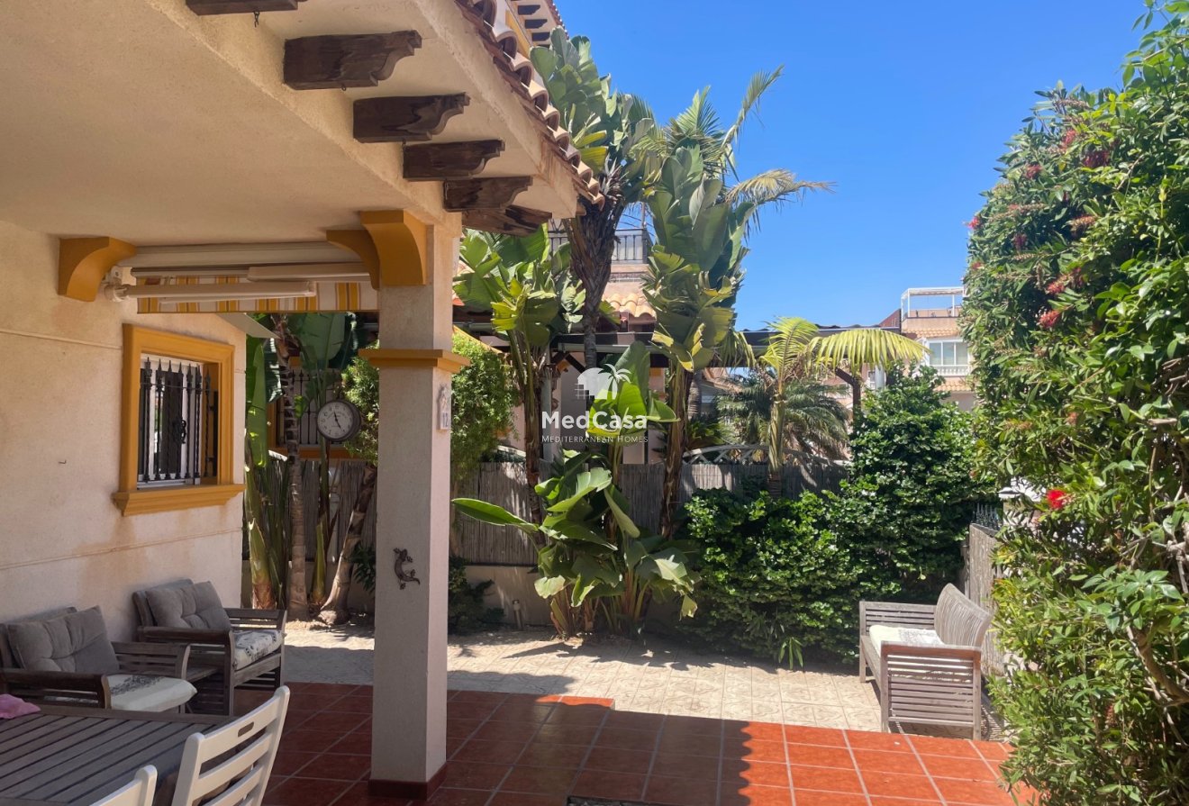 Resale - Townhouse -
Orihuela Costa - La Regia