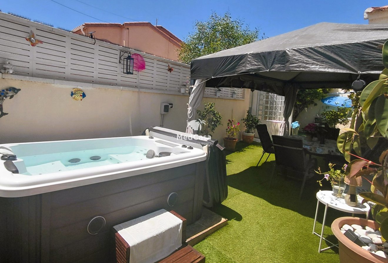 Resale - Villa -
San Fulgencio