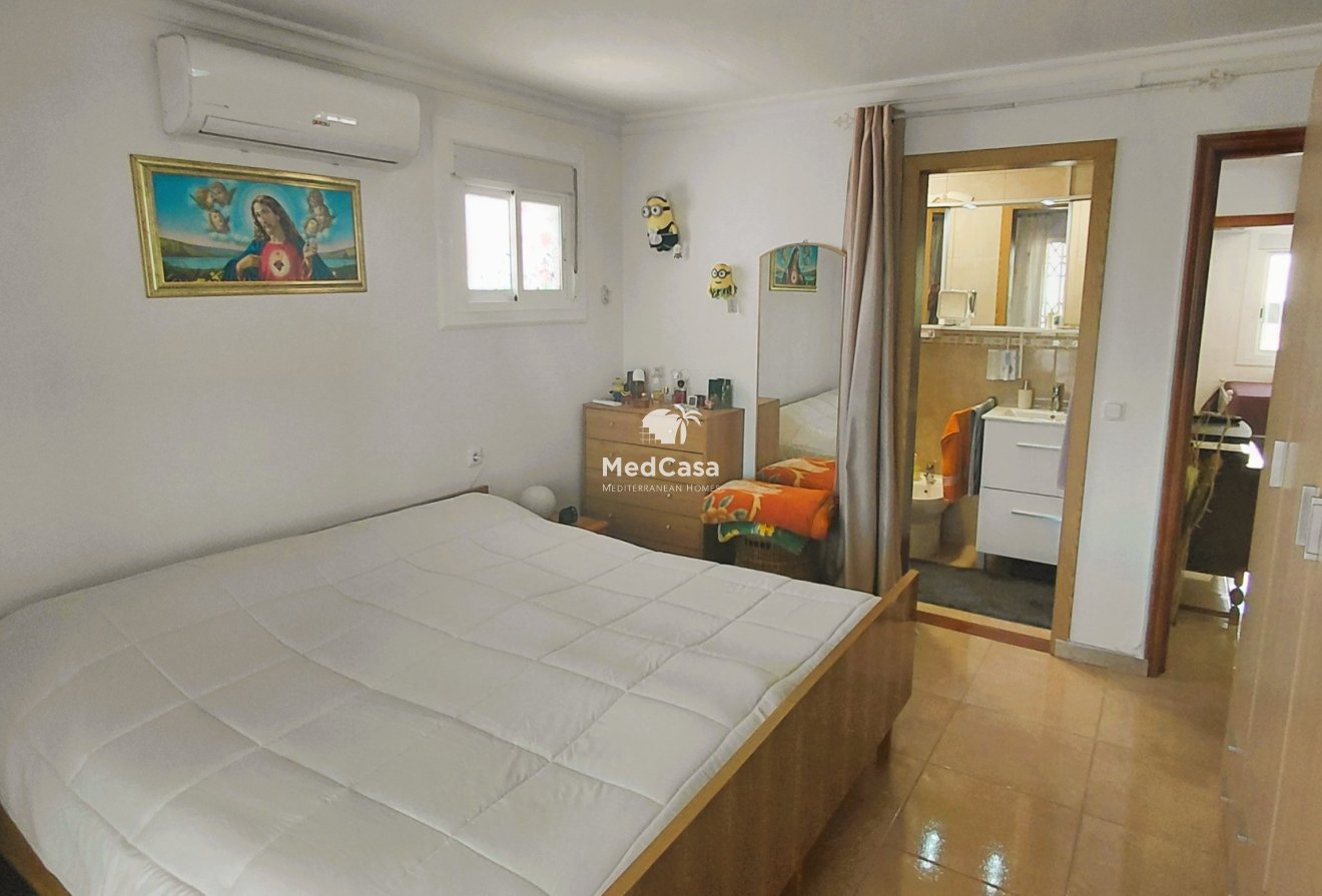 Resale - Villa -
San Fulgencio