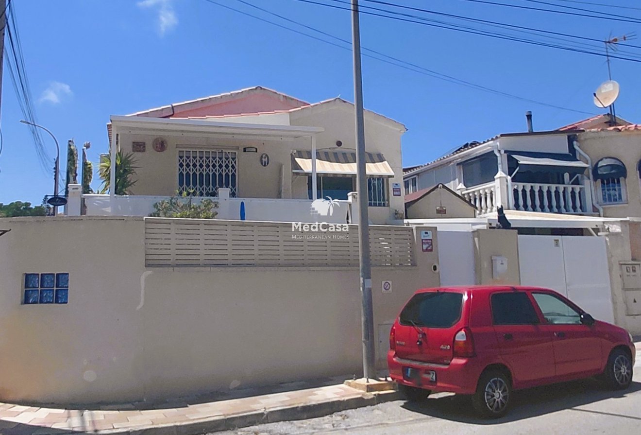 Resale - Villa -
San Fulgencio