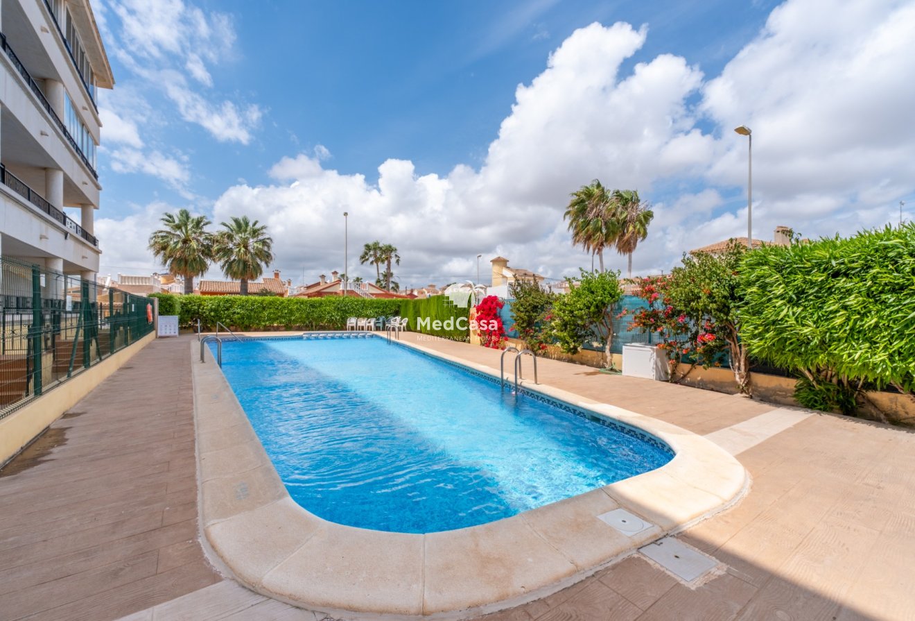 Segunda mano - Apartamento -
Orihuela Costa - La Florida