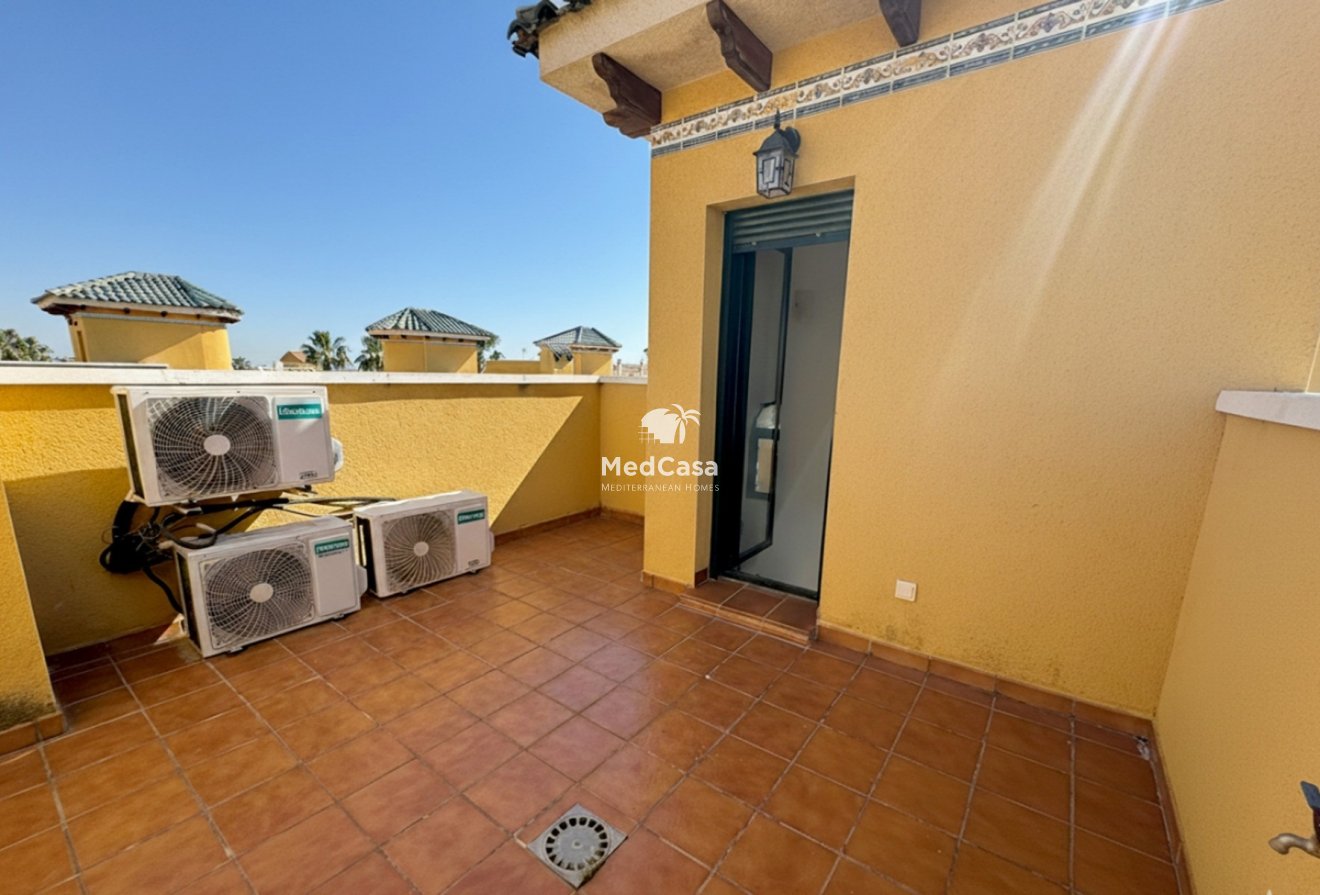 Resale - Villa -
Ciudad Quesada
