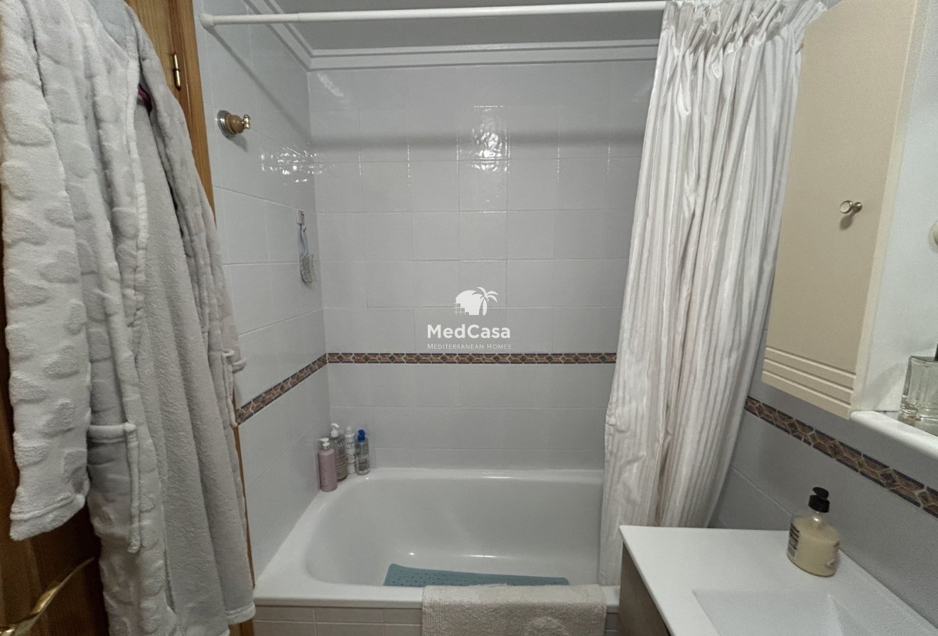 Resale - Apartment -
Orihuela Costa - Villamartín