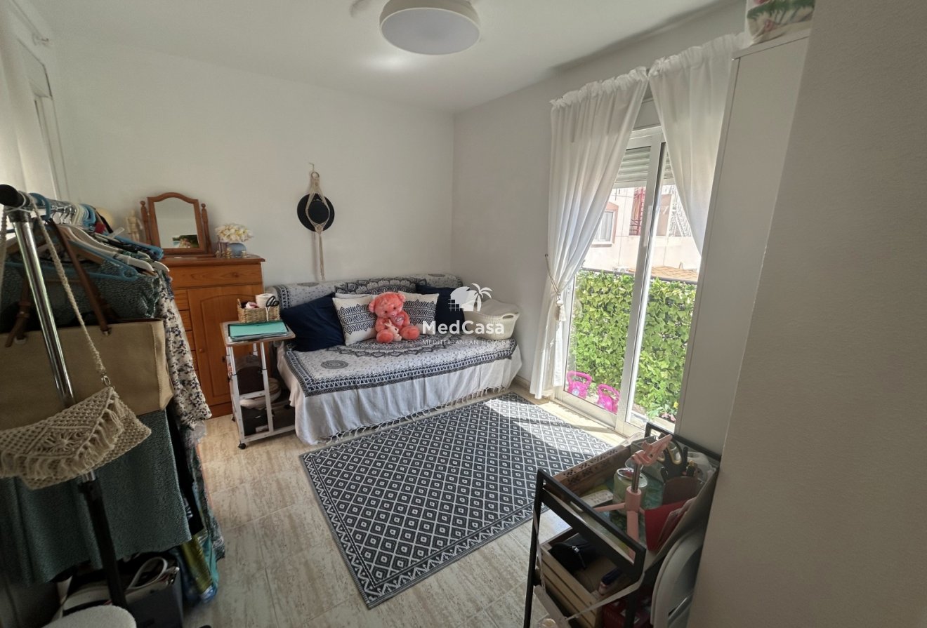 Resale - Apartment -
Orihuela Costa - Villamartín
