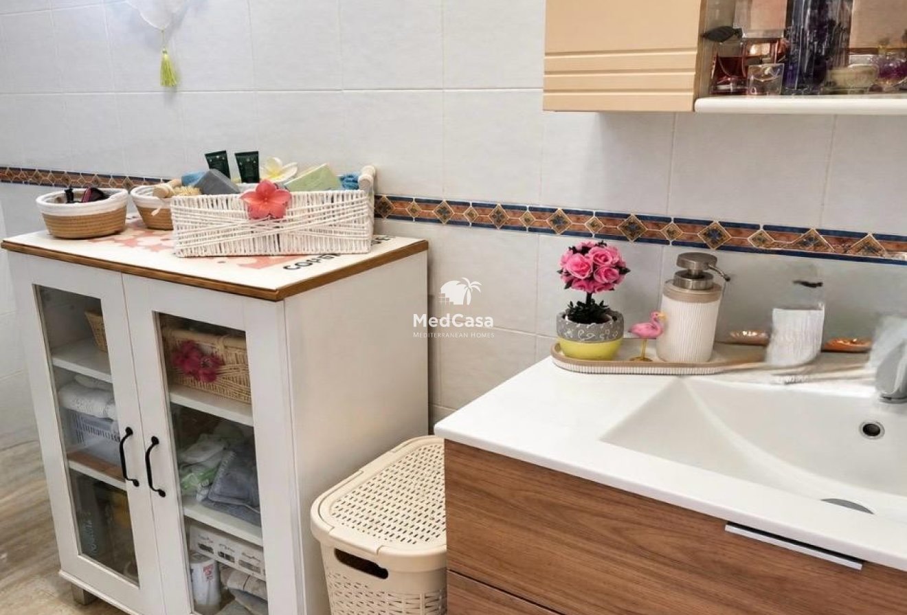 Resale - Apartment -
Orihuela Costa - Villamartín