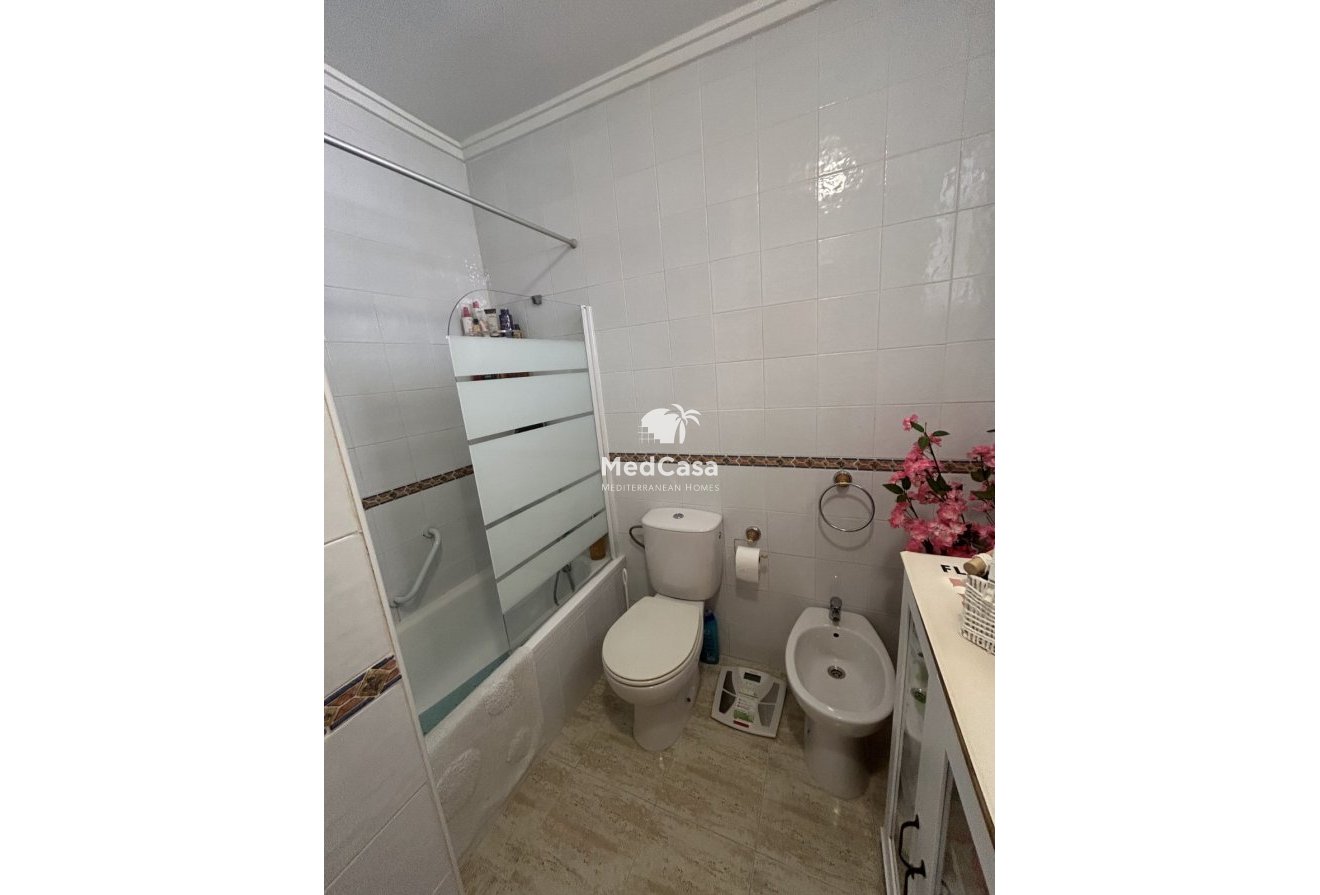 Resale - Apartment -
Orihuela Costa - Villamartín