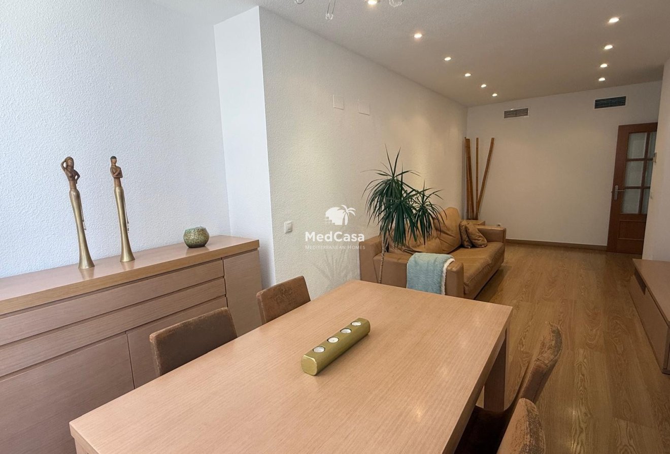 Resale - Apartment -
Villajoyosa