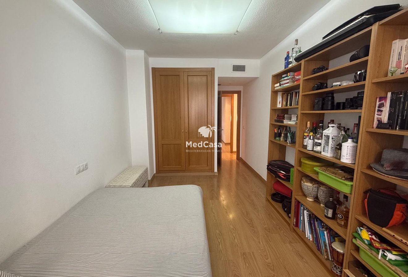 Resale - Apartment -
Villajoyosa